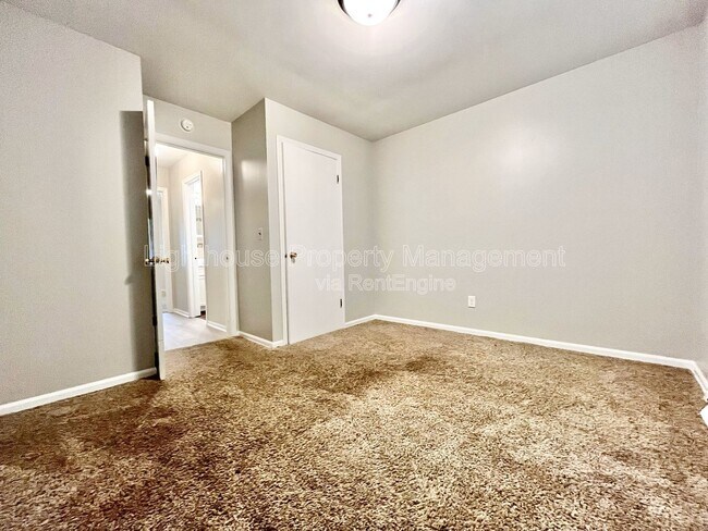 Building Photo - 1745 Dawes Ct SE