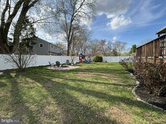 Building Photo - 30 Estate Rd