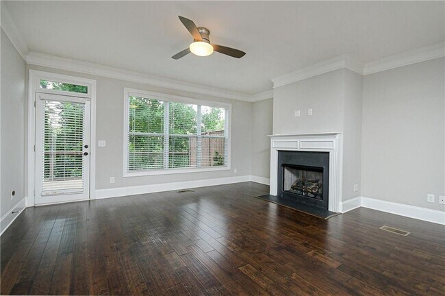Building Photo - 1299 Linden Ct