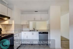 Building Photo - 12210 Royal Palm Blvd