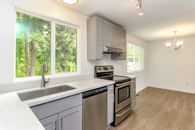 Building Photo - Four Bedroom House Near Camelot Park