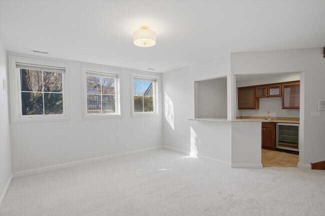 Building Photo - 1891 Admiral Ct