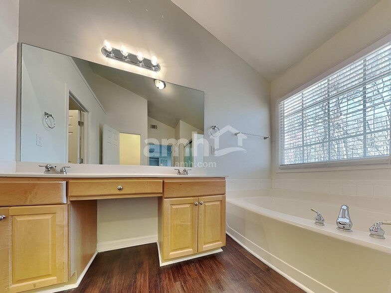 Building Photo - 1440 Stoney Field Pl