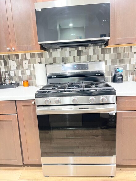 Building Photo - 2880 Patcham Cmn