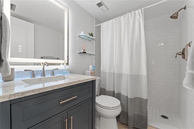 Building Photo - 6287 Bahia Del Mar Cir N