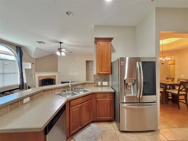 Building Photo - 5511 Baldwin Elm St