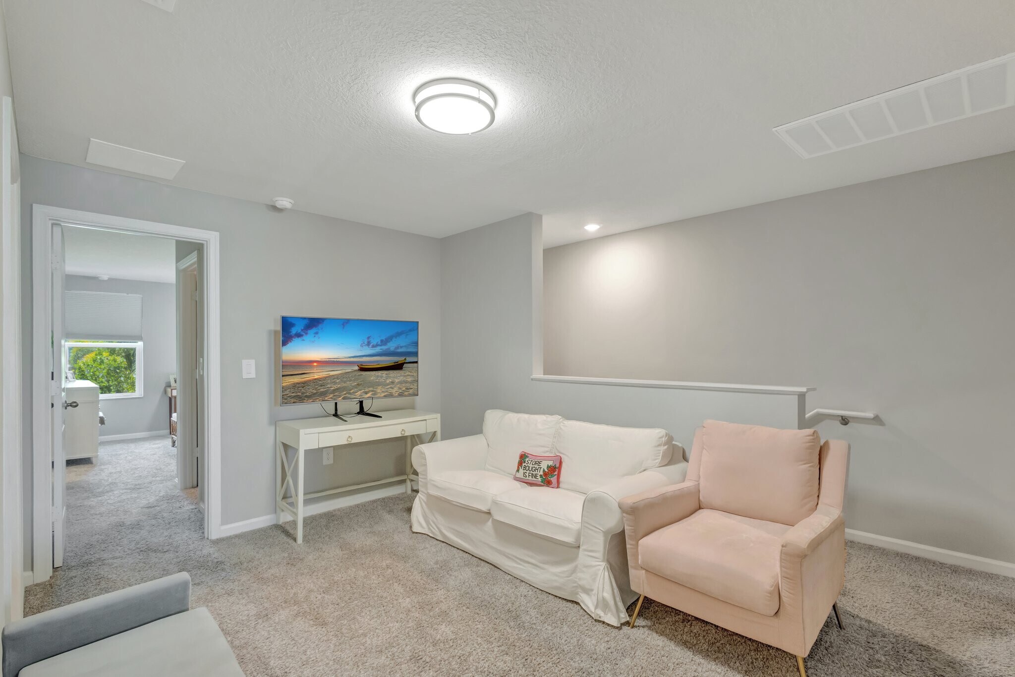Building Photo - 396 SE Sea Hunt Way