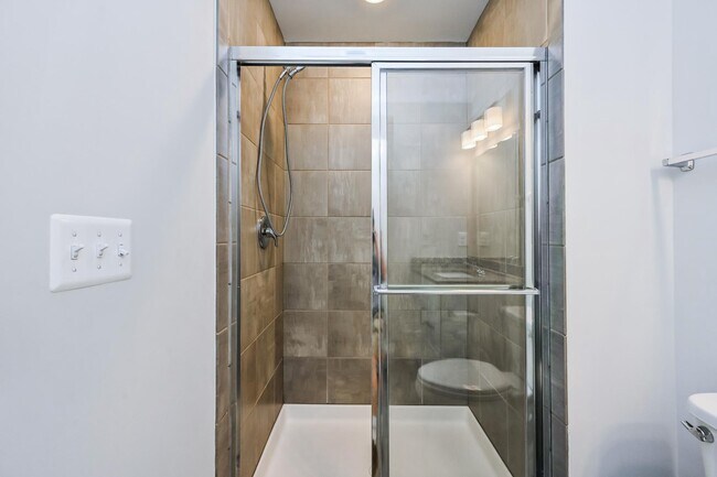 Building Photo - 4388 Fair Lakes Ct