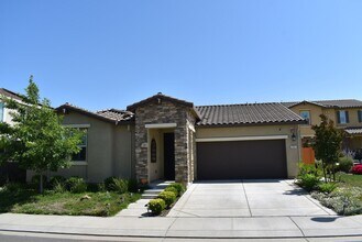 Building Photo - Solar powered open concept home located in...