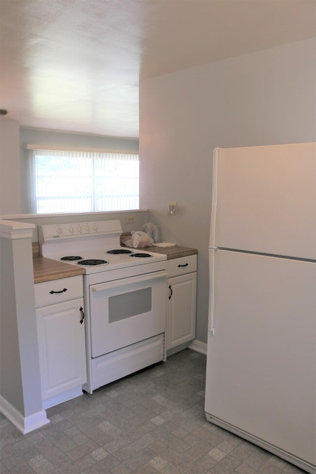 Building Photo - 1115 Cranbrook Dr