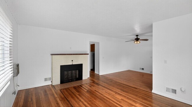 Building Photo - Charming 3BR House in Salem