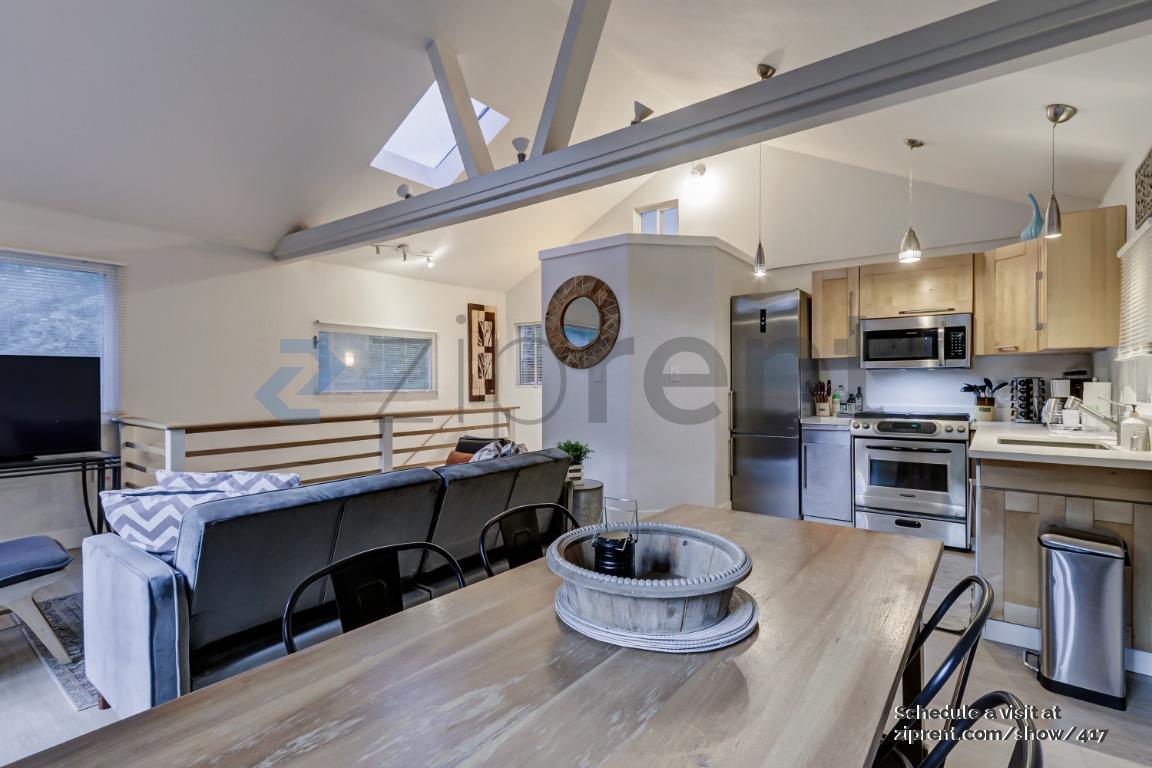 Building Photo - 17363 Park Ave