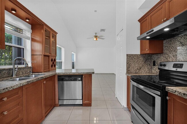 Building Photo - 358 SW 163rd Ave