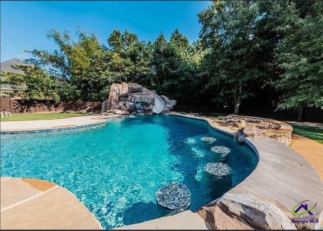 Building Photo - 111 S Carmenville Dr