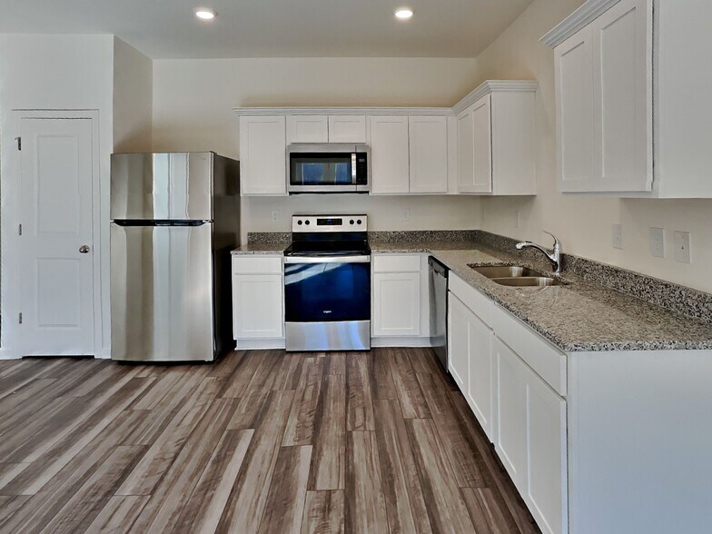 Building Photo - 126 Saginaw Ct