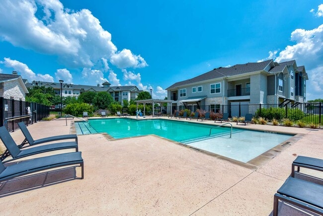 Building Photo - SHADOW RIDGE