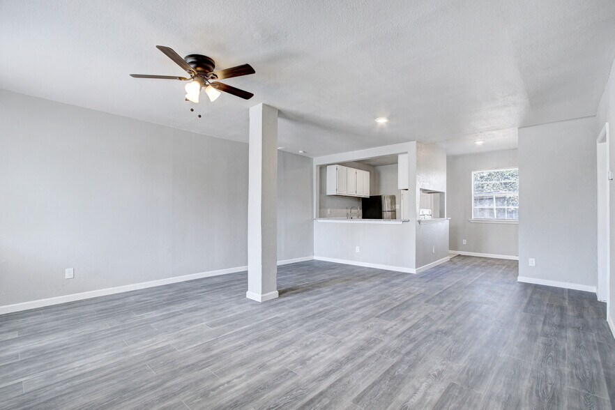 Building Photo - 108 Bellinger St