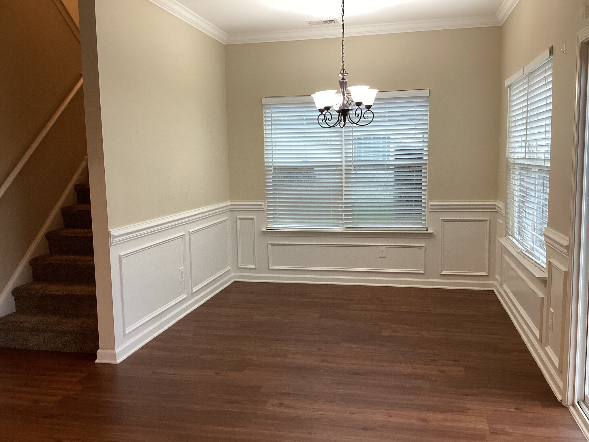 Building Photo - 708 Canyon Dr