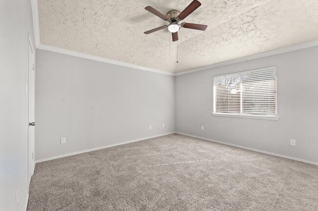 Building Photo - 14003 Vinehill Dr