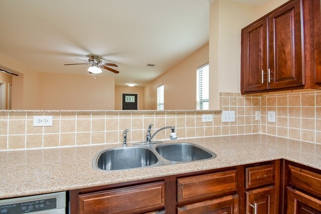 Building Photo - 2631 Skyview Trace Ct