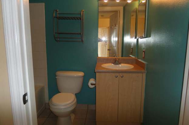 Building Photo - 719 Villa Cir