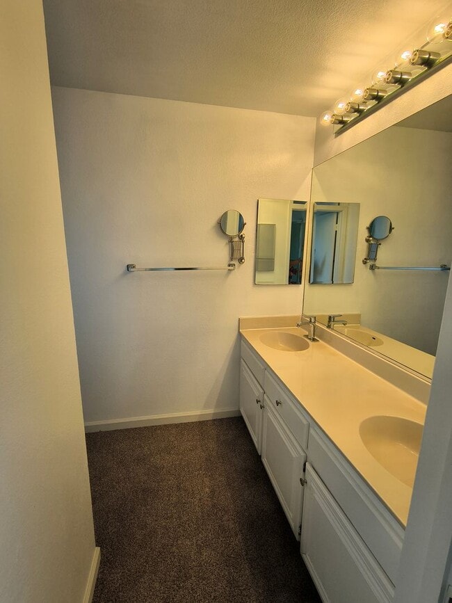 Building Photo - Beautiful and Spacious Two Story 4 Bed/3 Bath Home For Rent In Hercules!!!