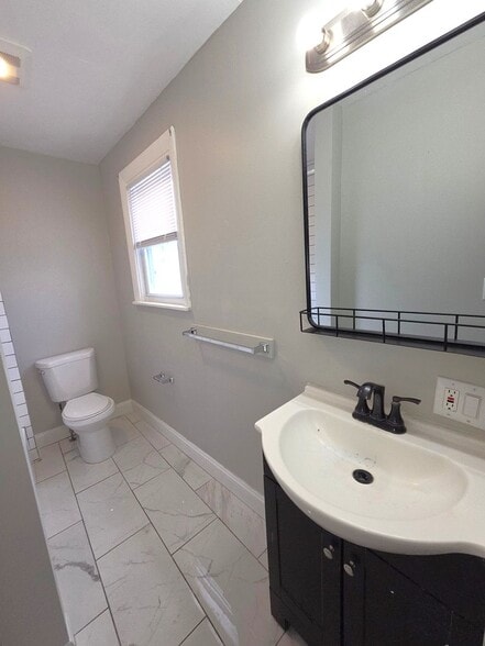 Building Photo - 5 Emanuel St