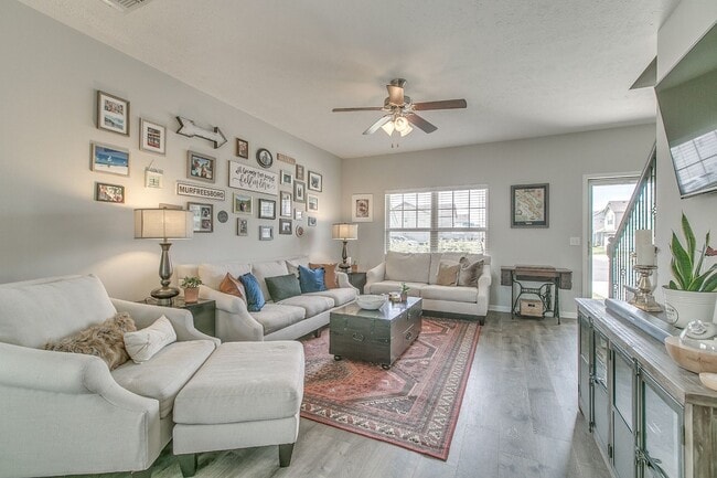 Building Photo - 3404 Tourmaline Dr