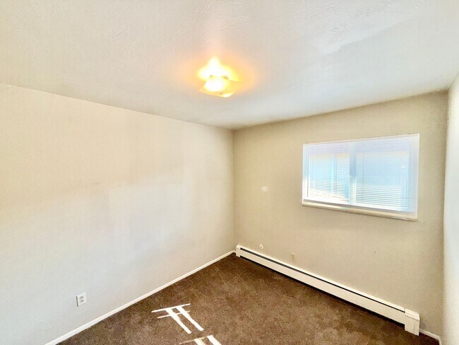 Building Photo - 1116 Holland Park Blvd