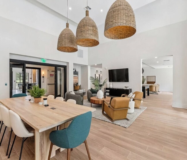 Building Photo - 4504 W Spruce St