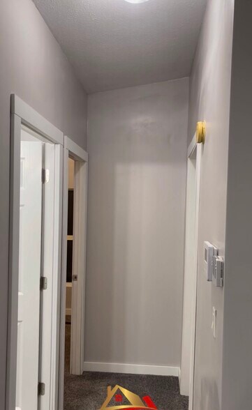 Hallway - 3816 Greenwillow Ln