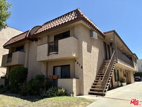 Building Photo - 5418 Hermitage Ave
