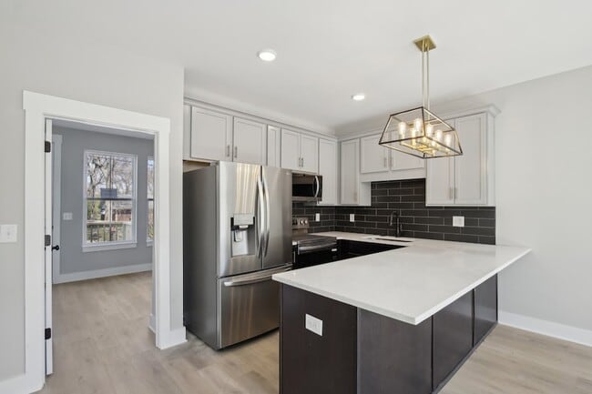 Building Photo - 361 Archwood Dr