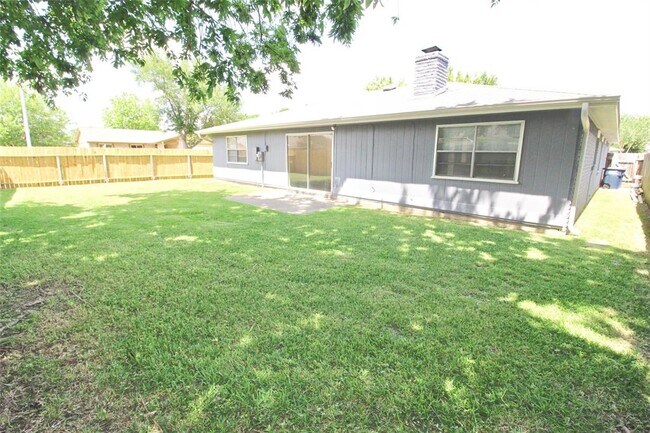 Building Photo - 10402 Gulfstream Ln