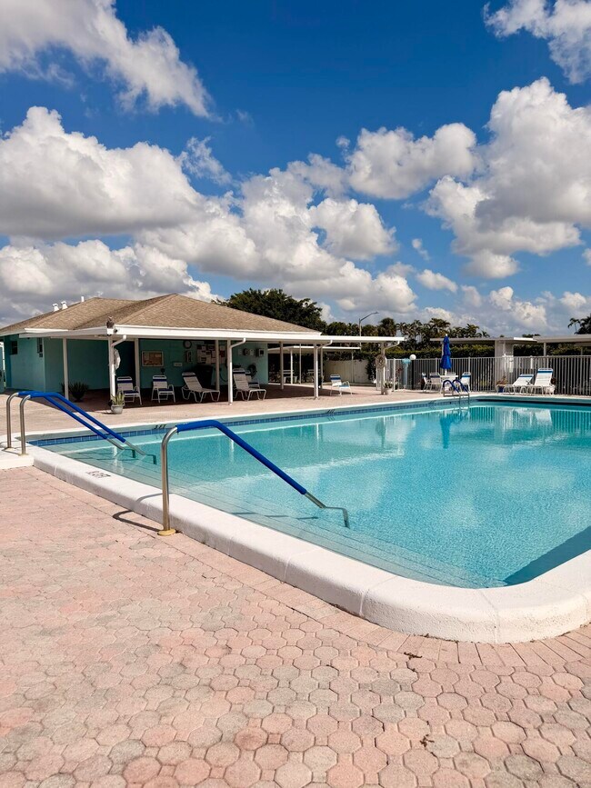 Building Photo - 14349 Campanelli Dr