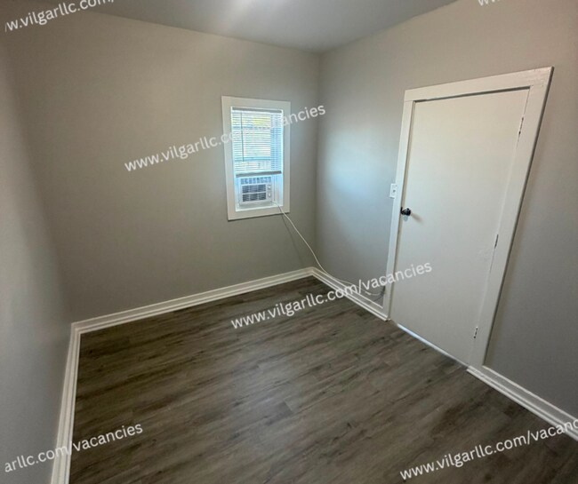 Building Photo - 3910 Deodar St