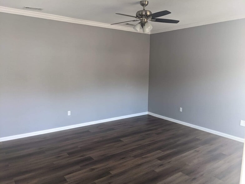 Building Photo - 1014 E Epstein St