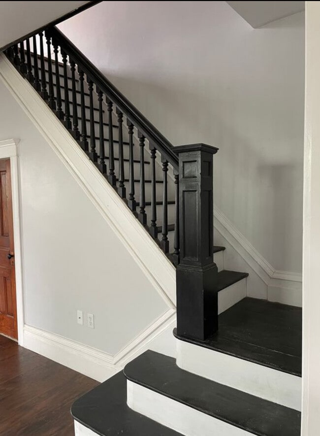 Building Photo - 3933 E Grant St