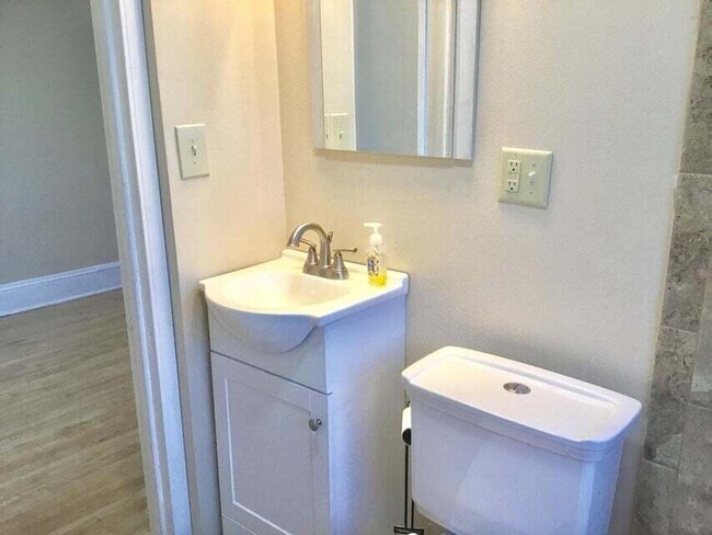 Building Photo - 6111 W St Paul Ave