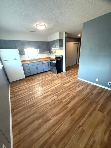 Building Photo - 10 Suncrest Ter