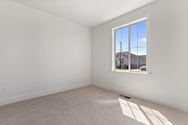 Building Photo - 4646 S Selatir Way