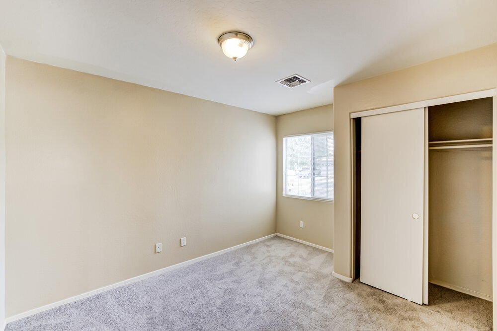 Building Photo - 1105 S 225th Ave