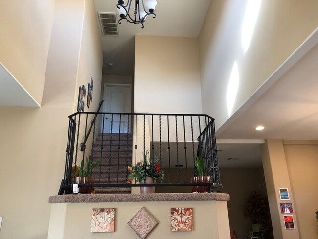 Building Photo - 15917 Sierra Vista Ct