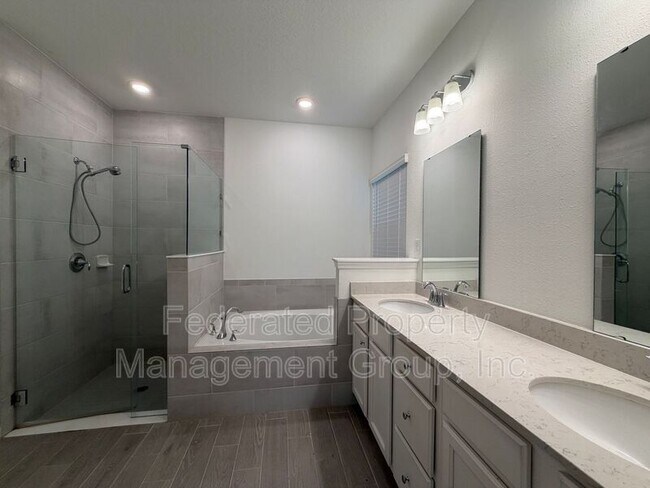 Building Photo - 2993 Crossfield Dr