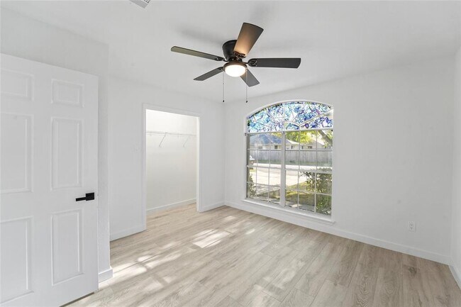 Building Photo - 2537 Vernell Way