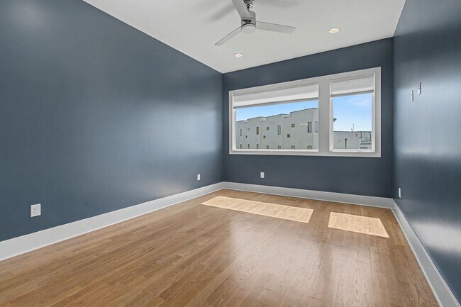 Building Photo - 118B Fern Ave
