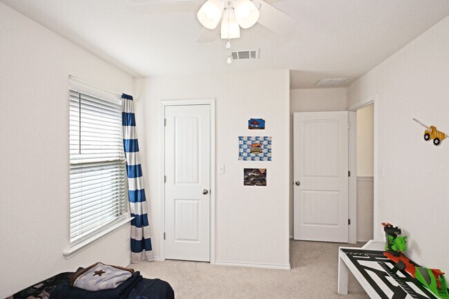 Building Photo - 138 Buttercup Bnd