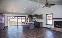 Building Photo - 4 Bedroom with Shop and View of the Mounta...