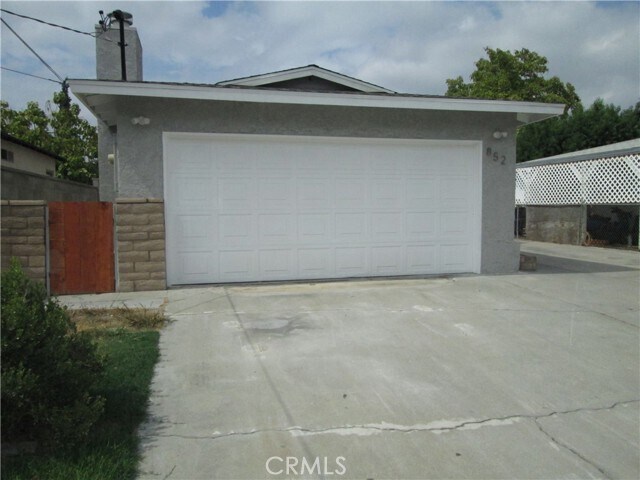 Building Photo - 852 N Davidson Ave