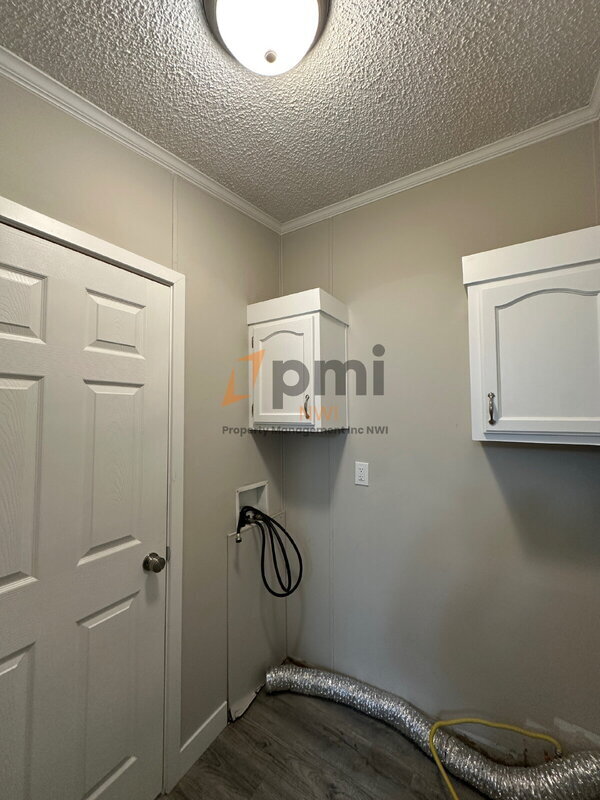 Building Photo - 798 Governor Rd